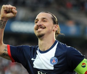 爱游戏入口-足球赛场焦点！西班牙队对阵葡萄牙队，战术博弈精彩纷呈，教练斗智斗勇